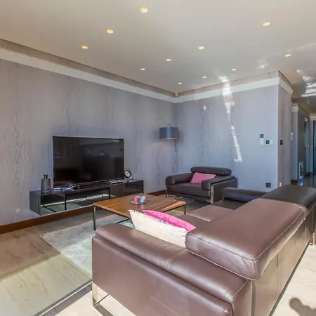 Front Fran Apartament